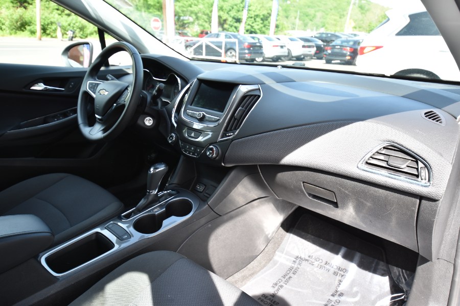 Used Chevrolet Cruze 4dr HB LS 2019 | Highline Car Connection. Waterbury, Connecticut Used Chevrolet Cruze 4dr HB LS 2019 | Highline Car Connection. Waterbury, Connecticut