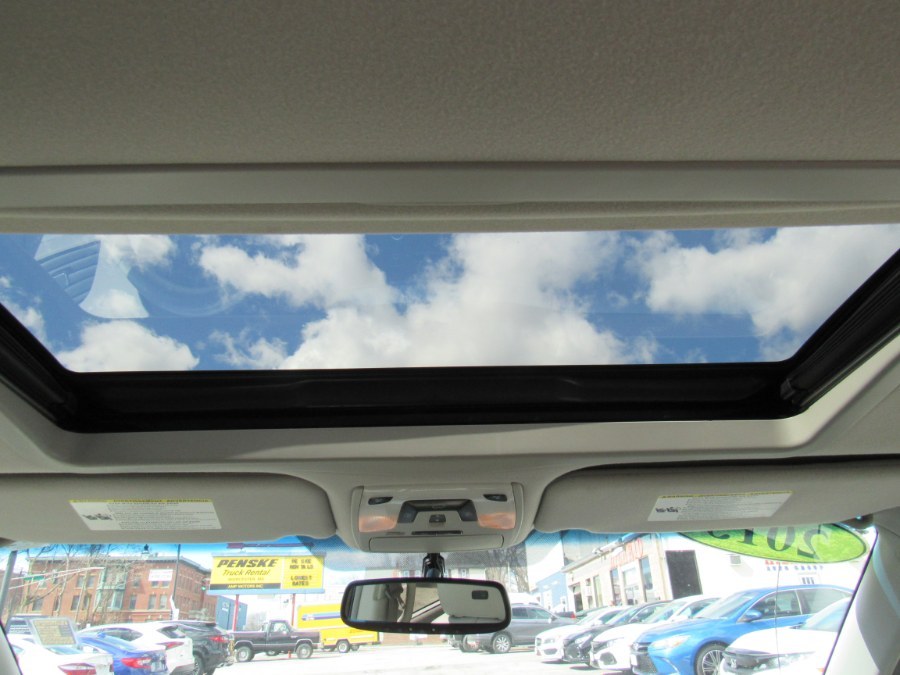 Used Toyota Sienna XLE 2013 | Hilario's Auto Sales Inc.. Worcester, Massachusetts Used Toyota Sienna XLE 2013 | Hilario's Auto Sales Inc.. Worcester, Massachusetts
