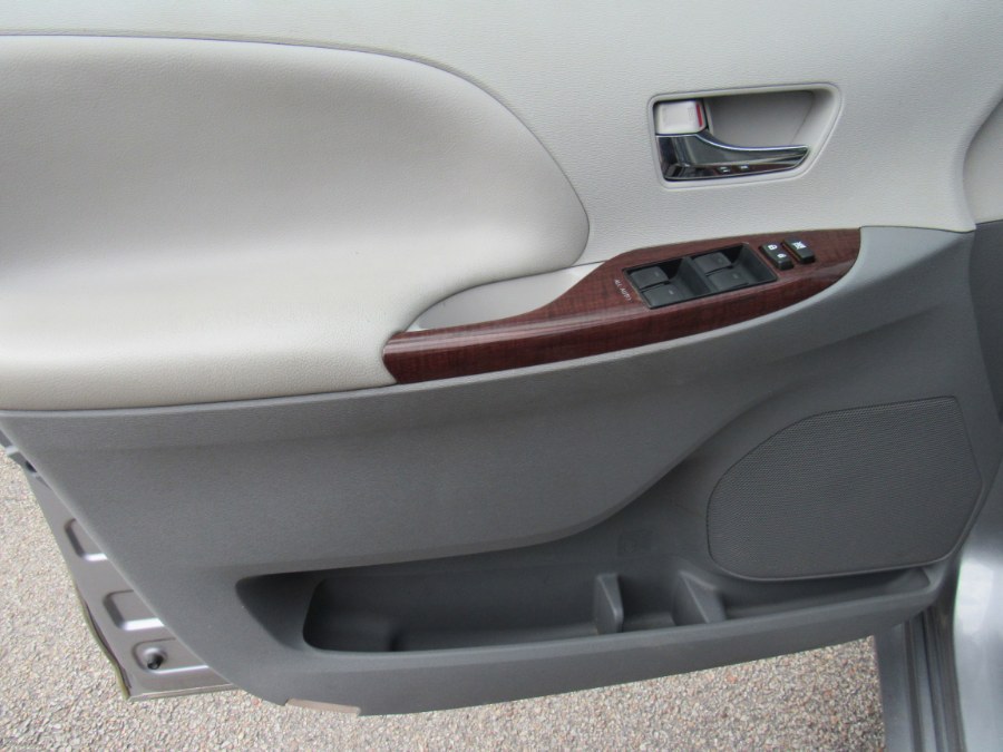 Used Toyota Sienna XLE 2013 | Hilario's Auto Sales Inc.. Worcester, Massachusetts Used Toyota Sienna XLE 2013 | Hilario's Auto Sales Inc.. Worcester, Massachusetts