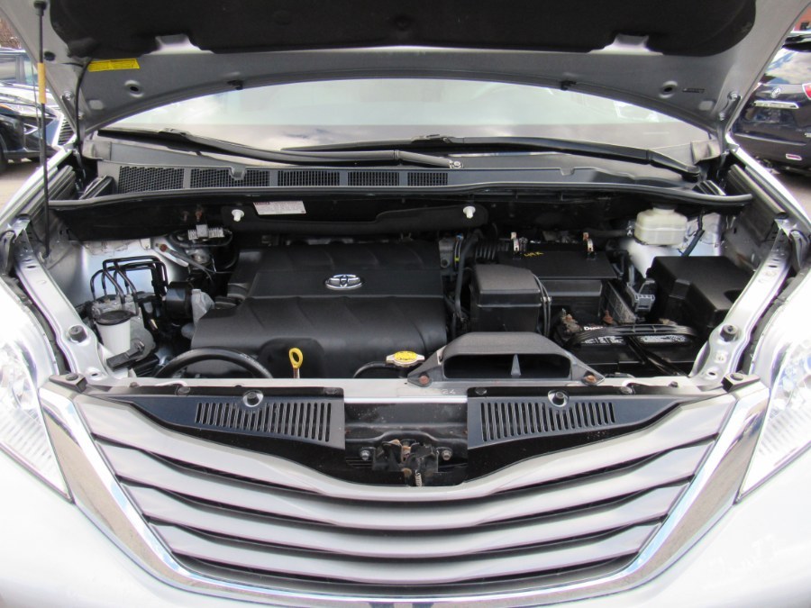 Used Toyota Sienna XLE 2013 | Hilario's Auto Sales Inc.. Worcester, Massachusetts Used Toyota Sienna XLE 2013 | Hilario's Auto Sales Inc.. Worcester, Massachusetts