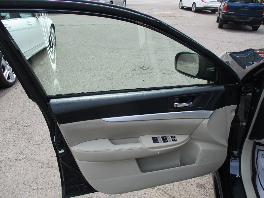 Used Subaru Legacy 4dr Sdn H4 Auto 2.5i Premium 2014 | Cos Central Auto. Meriden, Connecticut Used Subaru Legacy 4dr Sdn H4 Auto 2.5i Premium 2014 | Cos Central Auto. Meriden, Connecticut