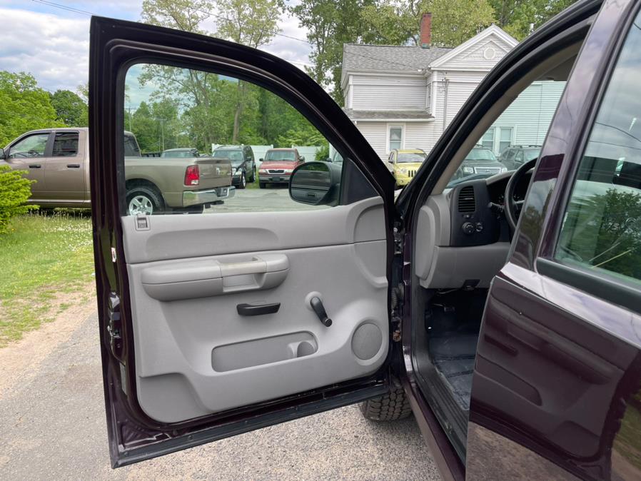 2009 Chevrolet Silverado 1500 LS Extended Cab 4X4, available for sale in East Windsor, Connecticut | Toro Auto. East Windsor, Connecticut 2009 Chevrolet Silverado 1500 LS Extended Cab 4X4, available for sale in East Windsor, Connecticut | Toro Auto. East Windsor, Connecticut