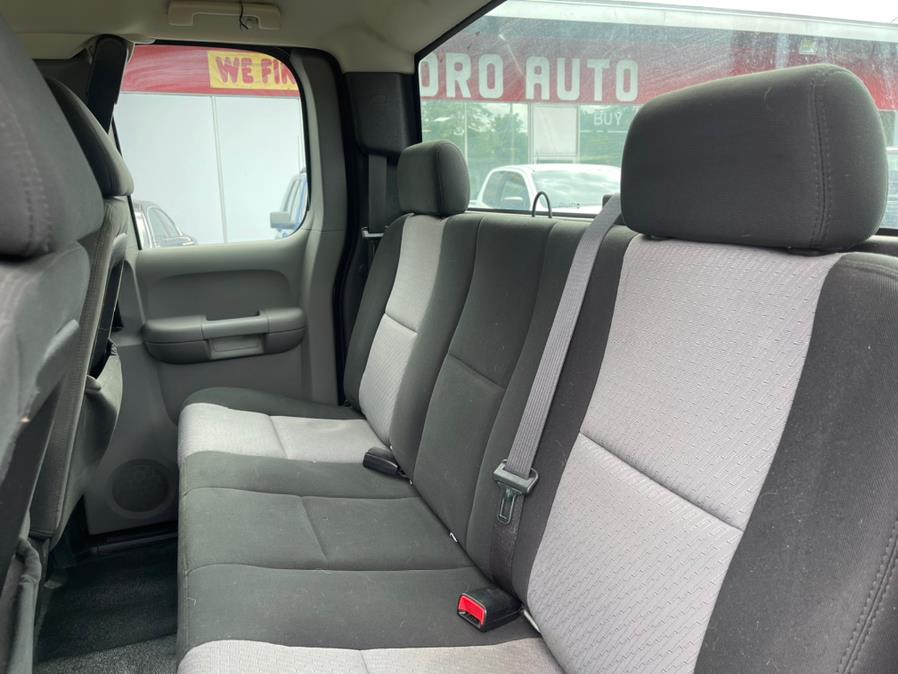 2009 Chevrolet Silverado 1500 LS Extended Cab 4X4, available for sale in East Windsor, Connecticut | Toro Auto. East Windsor, Connecticut 2009 Chevrolet Silverado 1500 LS Extended Cab 4X4, available for sale in East Windsor, Connecticut | Toro Auto. East Windsor, Connecticut