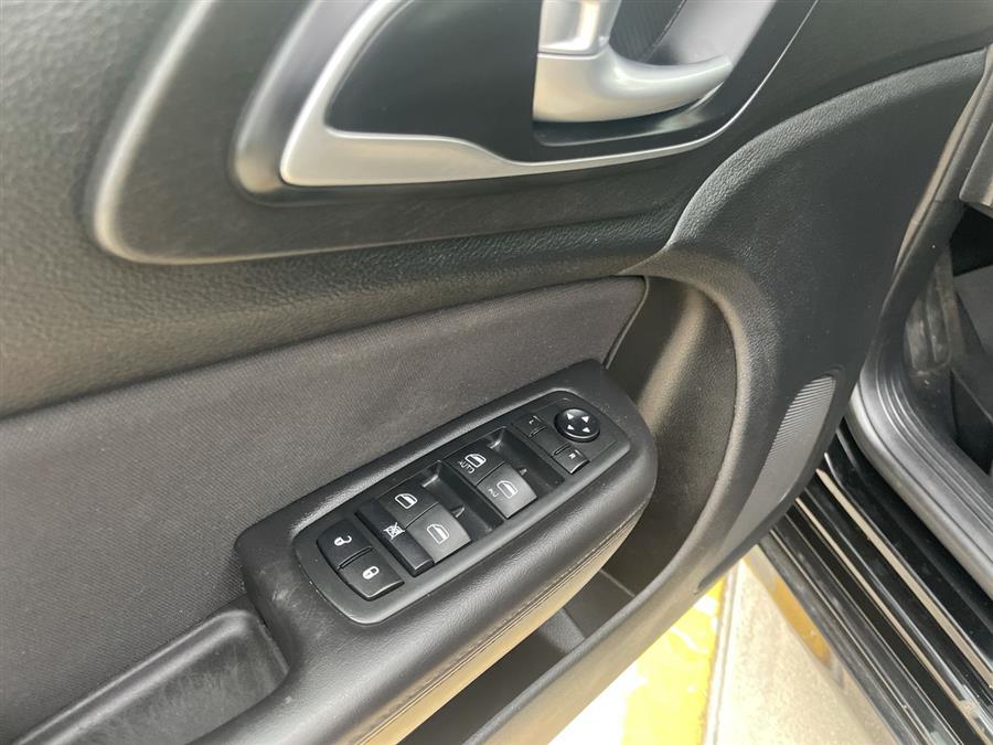Used Chrysler 200 4dr Sdn Limited FWD 2015 | Josh's All Under Ten LLC. Elida, Ohio Used Chrysler 200 4dr Sdn Limited FWD 2015 | Josh's All Under Ten LLC. Elida, Ohio