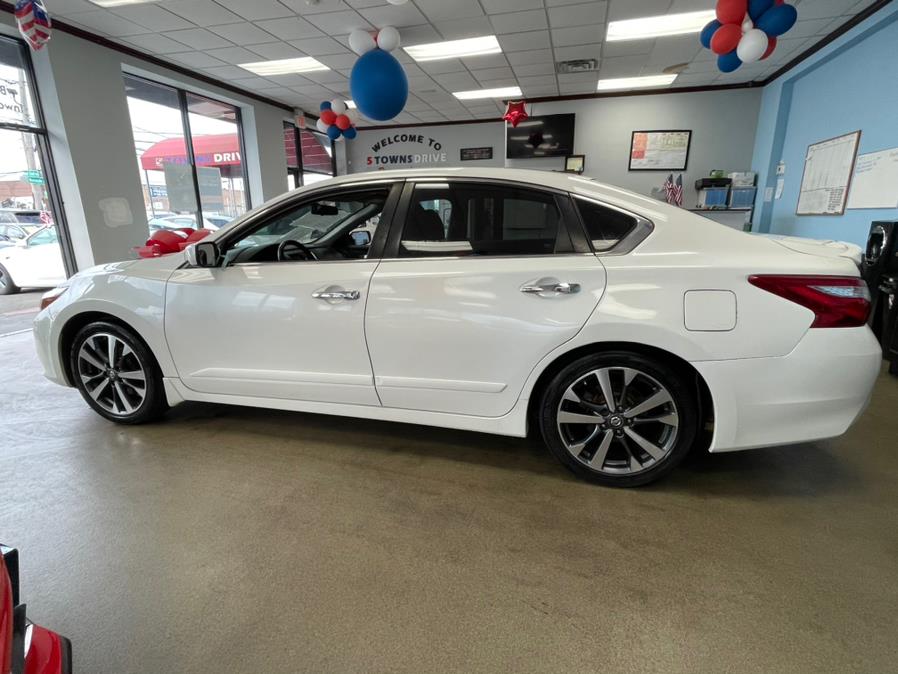 Used Nissan Altima 4dr Sdn I4 2.5 SR 2016 | 5 Towns Drive. Inwood, New York Used Nissan Altima 4dr Sdn I4 2.5 SR 2016 | 5 Towns Drive. Inwood, New York