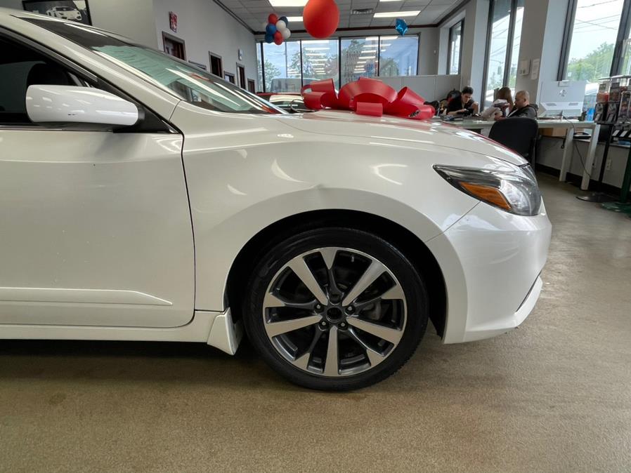 Used Nissan Altima 4dr Sdn I4 2.5 SR 2016 | 5 Towns Drive. Inwood, New York Used Nissan Altima 4dr Sdn I4 2.5 SR 2016 | 5 Towns Drive. Inwood, New York