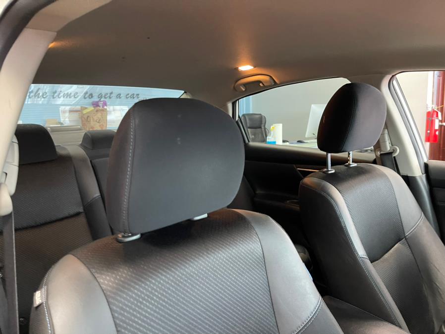 Used Nissan Altima 4dr Sdn I4 2.5 SR 2016 | 5 Towns Drive. Inwood, New York Used Nissan Altima 4dr Sdn I4 2.5 SR 2016 | 5 Towns Drive. Inwood, New York