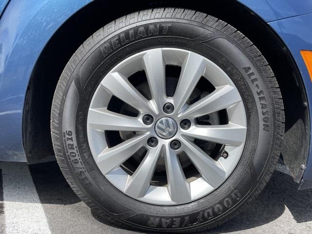 2018 Volkswagen Beetle 2.0T S, available for sale in Brookfield, Connecticut | Blasius Federal Road. Brookfield, Connecticut 2018 Volkswagen Beetle 2.0T S, available for sale in Brookfield, Connecticut | Blasius Federal Road. Brookfield, Connecticut