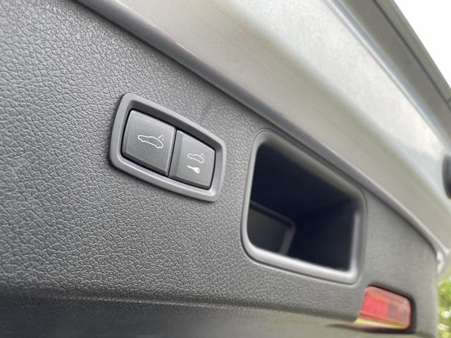 Used Porsche Macan Base 2017 | Blasius Federal Road. Brookfield, Connecticut Used Porsche Macan Base 2017 | Blasius Federal Road. Brookfield, Connecticut