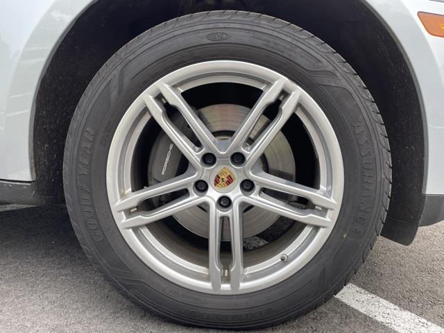 Used Porsche Macan Base 2017 | Blasius Federal Road. Brookfield, Connecticut Used Porsche Macan Base 2017 | Blasius Federal Road. Brookfield, Connecticut