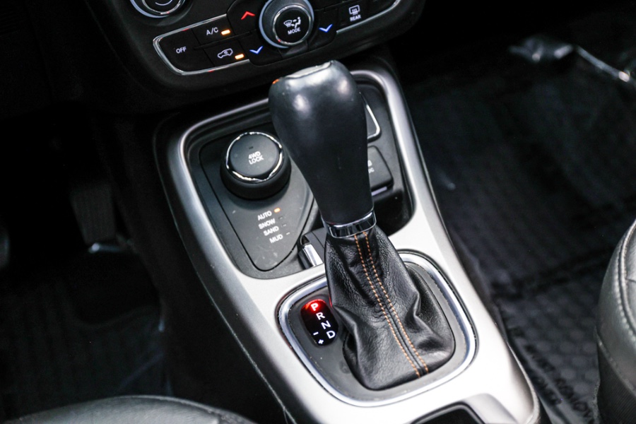 2019 Jeep Compass Latitude 4x4, available for sale in ELMONT, New York | 26 Motors Long Island. ELMONT, New York 2019 Jeep Compass Latitude 4x4, available for sale in ELMONT, New York | 26 Motors Long Island. ELMONT, New York