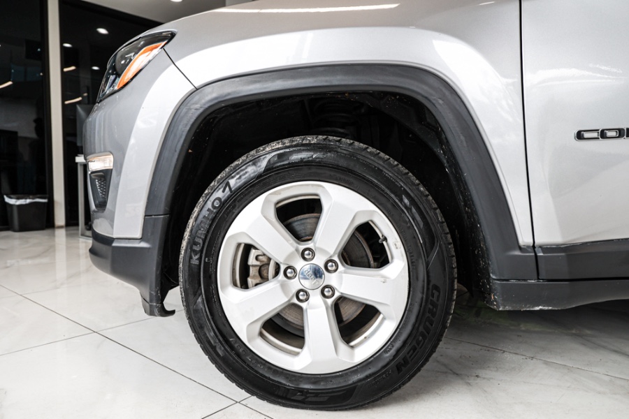 2019 Jeep Compass Latitude 4x4, available for sale in ELMONT, New York | 26 Motors Long Island. ELMONT, New York 2019 Jeep Compass Latitude 4x4, available for sale in ELMONT, New York | 26 Motors Long Island. ELMONT, New York