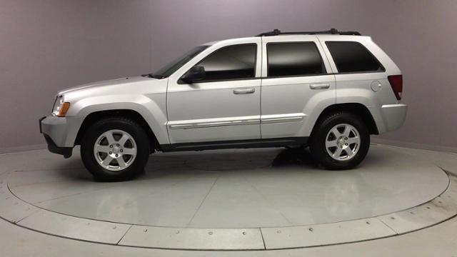 2010 Jeep Grand Cherokee 4WD 4dr Laredo, available for sale in Naugatuck, Connecticut | J&M Automotive Sls&Svc LLC. Naugatuck, Connecticut 2010 Jeep Grand Cherokee 4WD 4dr Laredo, available for sale in Naugatuck, Connecticut | J&M Automotive Sls&Svc LLC. Naugatuck, Connecticut