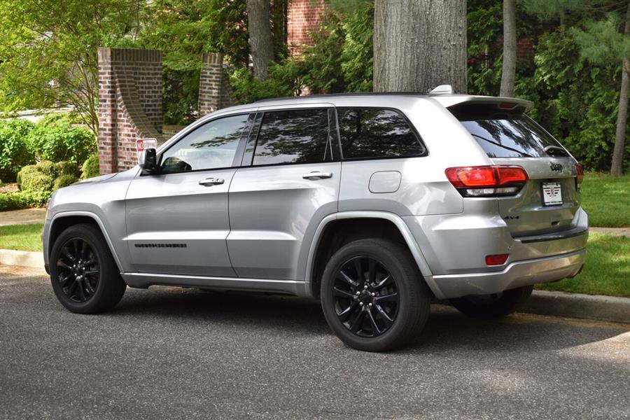 Used Jeep Grand Cherokee Laredo 4x4 4dr SUV 2018 | Camy Cars. Great Neck, New York Used Jeep Grand Cherokee Laredo 4x4 4dr SUV 2018 | Camy Cars. Great Neck, New York