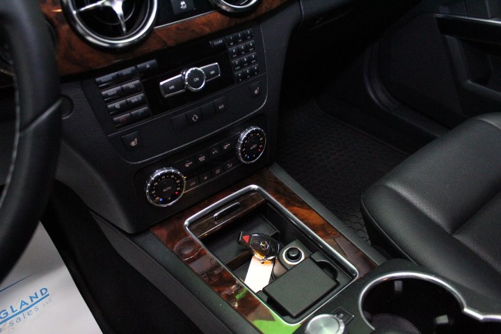 2013 Mercedes-Benz GLK-Class 4MATIC 4dr GLK350, available for sale in Plainville, Connecticut | New England Auto Sales LLC. Plainville, Connecticut 2013 Mercedes-Benz GLK-Class 4MATIC 4dr GLK350, available for sale in Plainville, Connecticut | New England Auto Sales LLC. Plainville, Connecticut