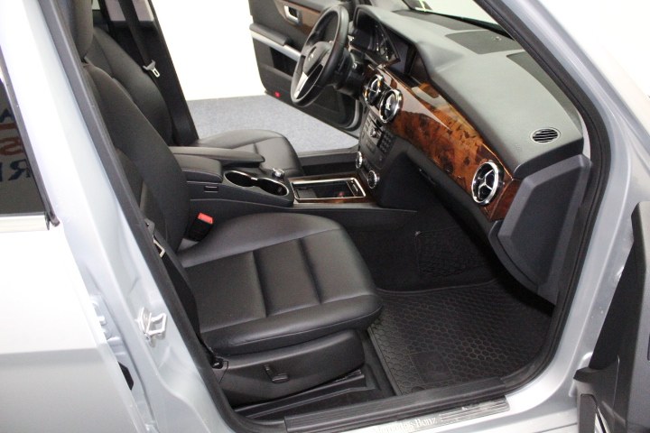 2013 Mercedes-Benz GLK-Class 4MATIC 4dr GLK350, available for sale in Plainville, Connecticut | New England Auto Sales LLC. Plainville, Connecticut 2013 Mercedes-Benz GLK-Class 4MATIC 4dr GLK350, available for sale in Plainville, Connecticut | New England Auto Sales LLC. Plainville, Connecticut