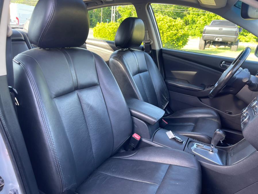 2009 Nissan Altima 3.5 SL Sunroof & Leather, available for sale in East Windsor, Connecticut | Toro Auto. East Windsor, Connecticut 2009 Nissan Altima 3.5 SL Sunroof & Leather, available for sale in East Windsor, Connecticut | Toro Auto. East Windsor, Connecticut