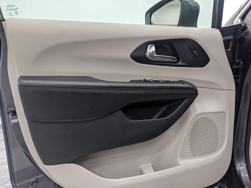 Used Chrysler Pacifica Touring L 2020 | Car Revolution. Maple Shade, New Jersey Used Chrysler Pacifica Touring L 2020 | Car Revolution. Maple Shade, New Jersey