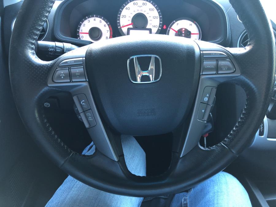 2010 Honda Pilot 4WD 4dr Touring w/Navi, available for sale in Waterbury, Connecticut | National Auto Brokers, Inc.. Waterbury, Connecticut 2010 Honda Pilot 4WD 4dr Touring w/Navi, available for sale in Waterbury, Connecticut | National Auto Brokers, Inc.. Waterbury, Connecticut