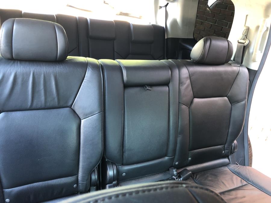 2010 Honda Pilot 4WD 4dr Touring w/Navi, available for sale in Waterbury, Connecticut | National Auto Brokers, Inc.. Waterbury, Connecticut 2010 Honda Pilot 4WD 4dr Touring w/Navi, available for sale in Waterbury, Connecticut | National Auto Brokers, Inc.. Waterbury, Connecticut