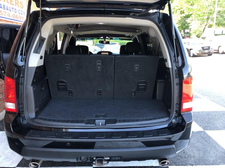 2010 Honda Pilot 4WD 4dr Touring w/Navi, available for sale in Waterbury, Connecticut | National Auto Brokers, Inc.. Waterbury, Connecticut 2010 Honda Pilot 4WD 4dr Touring w/Navi, available for sale in Waterbury, Connecticut | National Auto Brokers, Inc.. Waterbury, Connecticut