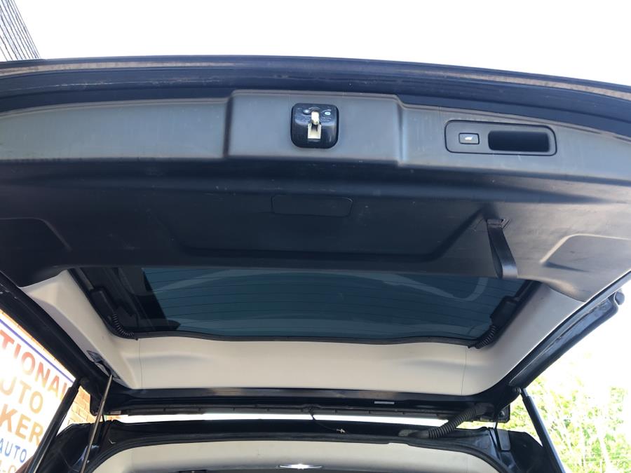 2010 Honda Pilot 4WD 4dr Touring w/Navi, available for sale in Waterbury, Connecticut | National Auto Brokers, Inc.. Waterbury, Connecticut 2010 Honda Pilot 4WD 4dr Touring w/Navi, available for sale in Waterbury, Connecticut | National Auto Brokers, Inc.. Waterbury, Connecticut