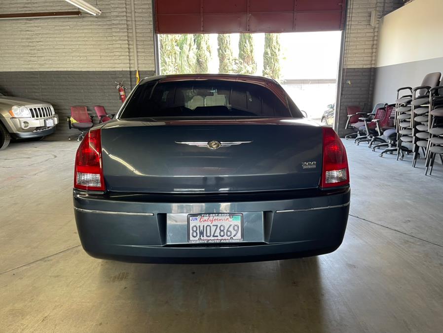 Used Chrysler 300 4dr Sdn 300 Limited RWD 2007 | U Save Auto Auction. Garden Grove, California