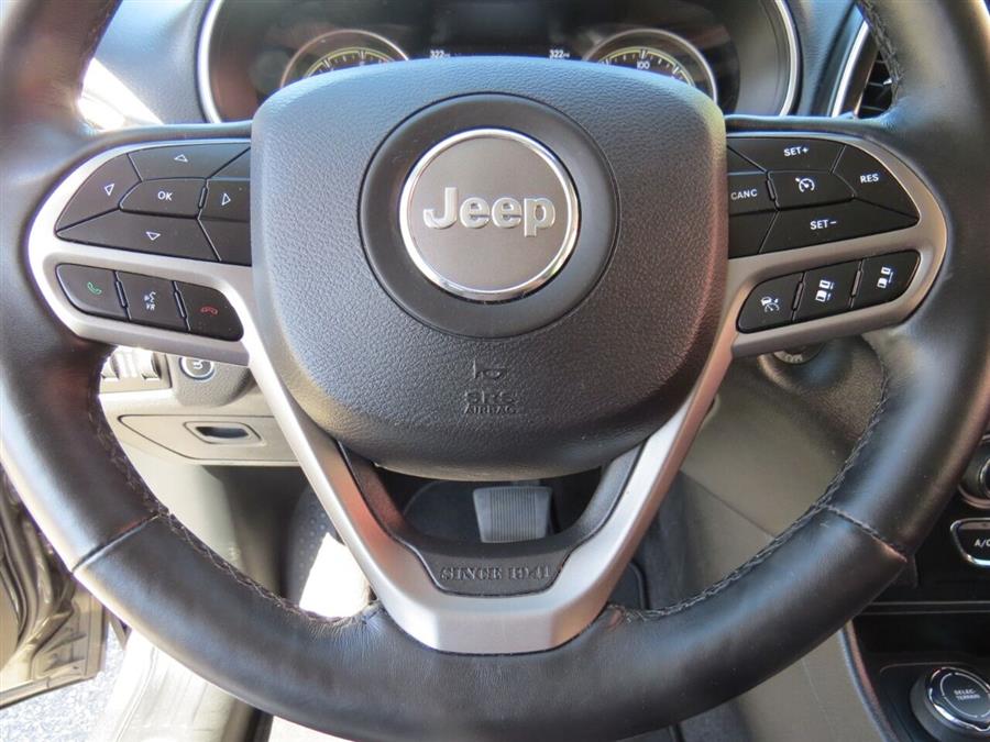 Used Jeep Cherokee Limited 4x4 4dr SUV 2019 | Lake City Exports Inc. Auburn, Maine Used Jeep Cherokee Limited 4x4 4dr SUV 2019 | Lake City Exports Inc. Auburn, Maine