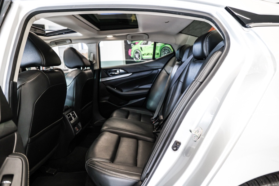 2018 Nissan Maxima SL 3.5L, available for sale in ELMONT, New York | 26 Motors Long Island. ELMONT, New York 2018 Nissan Maxima SL 3.5L, available for sale in ELMONT, New York | 26 Motors Long Island. ELMONT, New York