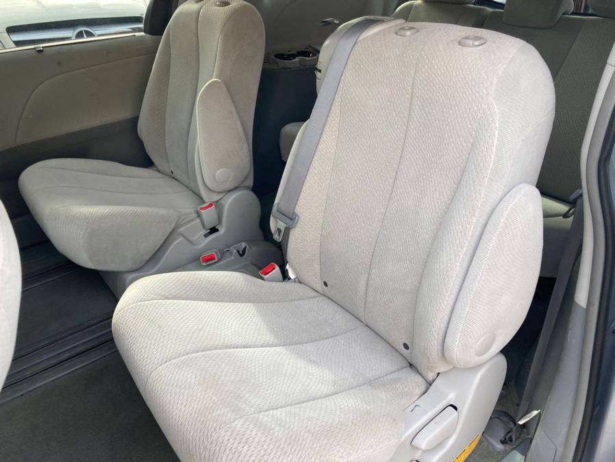 Used Toyota Sienna 5dr 7-Pass Van V6 LE AAS FWD (Natl) 2014 | Carsbuck Inc.. Brooklyn, New York Used Toyota Sienna 5dr 7-Pass Van V6 LE AAS FWD (Natl) 2014 | Carsbuck Inc.. Brooklyn, New York