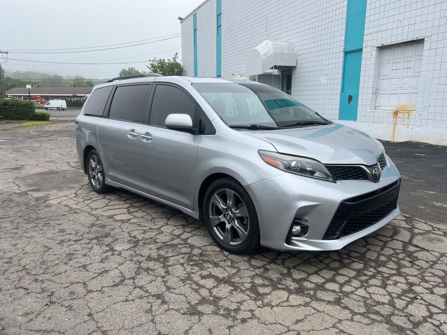 Used Toyota Sienna SE FWD 8-Passenger (Natl) 2018 | Dealertown Auto Wholesalers. Milford, Connecticut Used Toyota Sienna SE FWD 8-Passenger (Natl) 2018 | Dealertown Auto Wholesalers. Milford, Connecticut
