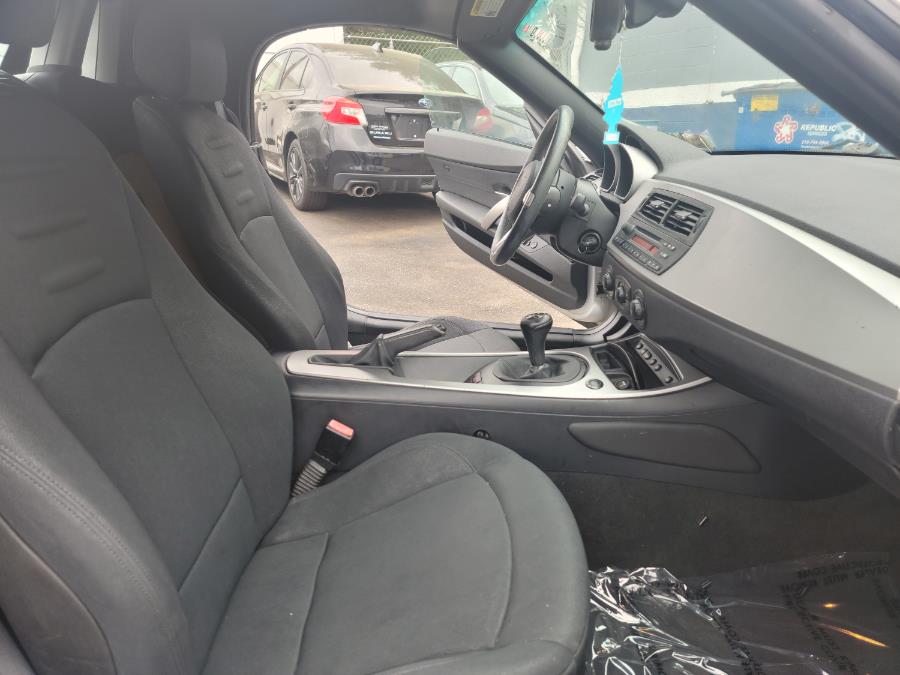 Used BMW Z4 2dr Roadster 2.5i 2005 | Eugen's Auto Sales & Repairs. Philadelphia, Pennsylvania Used BMW Z4 2dr Roadster 2.5i 2005 | Eugen's Auto Sales & Repairs. Philadelphia, Pennsylvania