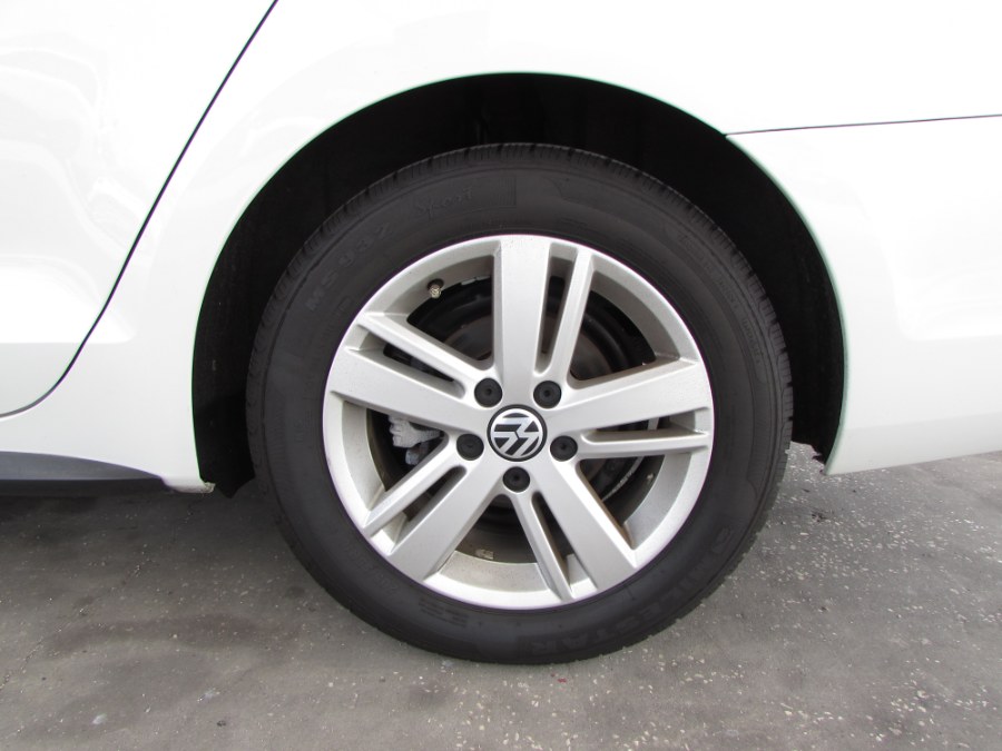 Used Volkswagen Jetta Sedan 4dr Auto Hybrid SEL 2013 | VIP Auto Enterprise, Inc. Orlando, Florida Used Volkswagen Jetta Sedan 4dr Auto Hybrid SEL 2013 | VIP Auto Enterprise, Inc. Orlando, Florida