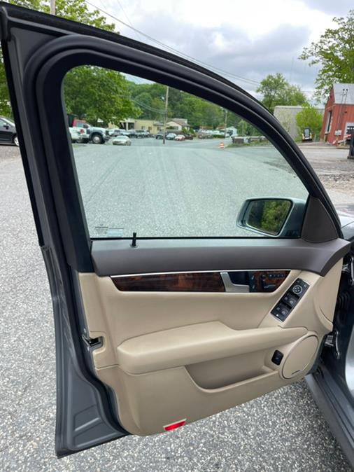Used Mercedes-Benz C-Class 4dr Sdn C300 Luxury 4MATIC 2013 | New Beginning Auto Service Inc . Ashland , Massachusetts Used Mercedes-Benz C-Class 4dr Sdn C300 Luxury 4MATIC 2013 | New Beginning Auto Service Inc . Ashland , Massachusetts