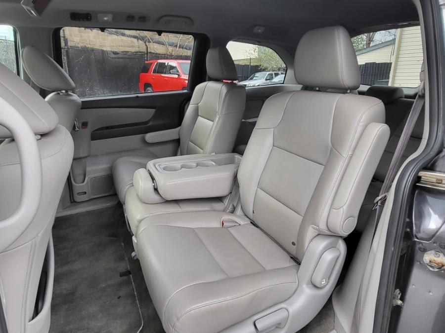 2016 Honda Odyssey 5dr EX-L w/RES, available for sale in Linden, New Jersey | Champion Used Auto Sales. Linden, New Jersey 2016 Honda Odyssey 5dr EX-L w/RES, available for sale in Linden, New Jersey | Champion Used Auto Sales. Linden, New Jersey