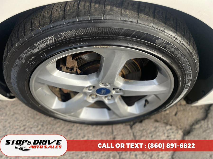 2014 Ford Fusion 4dr Sdn SE FWD, available for sale in East Windsor, Connecticut | Stop & Drive Auto Sales. East Windsor, Connecticut 2014 Ford Fusion 4dr Sdn SE FWD, available for sale in East Windsor, Connecticut | Stop & Drive Auto Sales. East Windsor, Connecticut