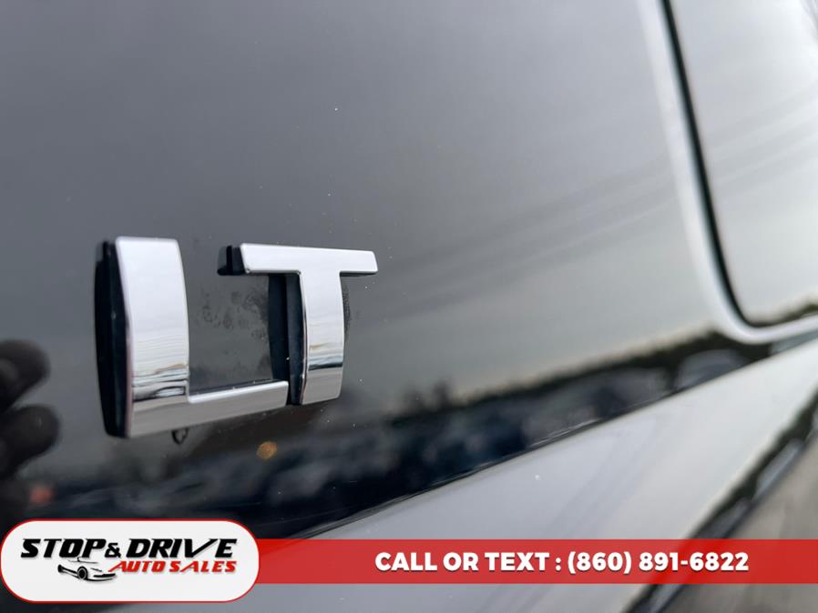 Used Chevrolet Suburban 4WD 4dr 1500 LT 2016 | Stop & Drive Auto Sales. East Windsor, Connecticut Used Chevrolet Suburban 4WD 4dr 1500 LT 2016 | Stop & Drive Auto Sales. East Windsor, Connecticut
