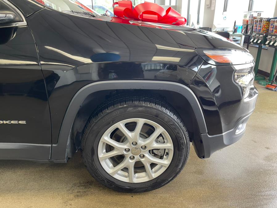 2018 Jeep Cherokee Latitude Plus FWD, available for sale in Inwood, New York | 5 Towns Drive. Inwood, New York 2018 Jeep Cherokee Latitude Plus FWD, available for sale in Inwood, New York | 5 Towns Drive. Inwood, New York