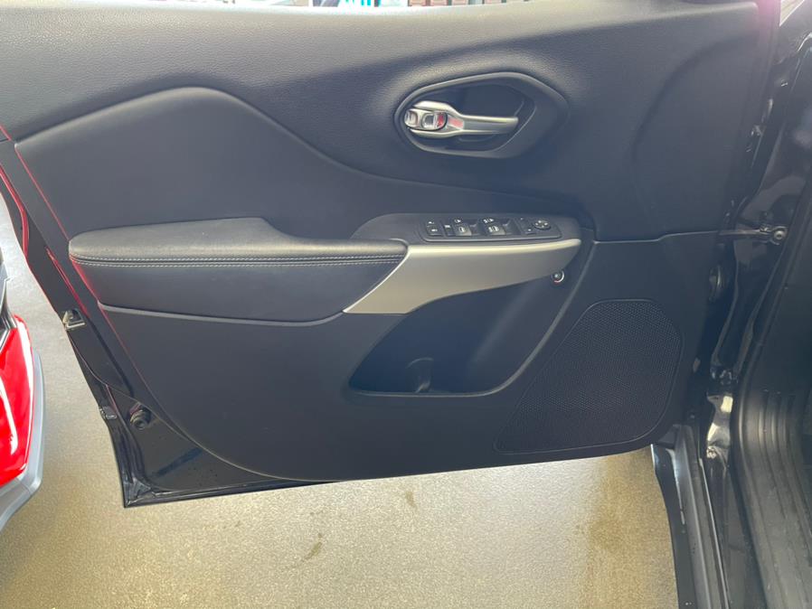 2018 Jeep Cherokee Latitude Plus FWD, available for sale in Inwood, New York | 5 Towns Drive. Inwood, New York 2018 Jeep Cherokee Latitude Plus FWD, available for sale in Inwood, New York | 5 Towns Drive. Inwood, New York