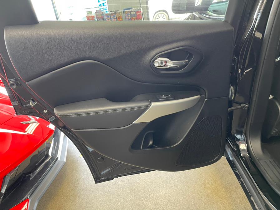 2018 Jeep Cherokee Latitude Plus FWD, available for sale in Inwood, New York | 5 Towns Drive. Inwood, New York 2018 Jeep Cherokee Latitude Plus FWD, available for sale in Inwood, New York | 5 Towns Drive. Inwood, New York