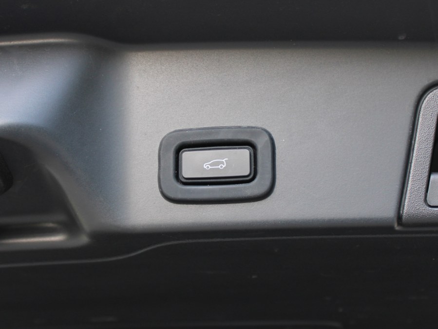 Used Land Rover Range Rover Evoque SE 2020 | Auto Expo Ent Inc.. Great Neck, New York Used Land Rover Range Rover Evoque SE 2020 | Auto Expo Ent Inc.. Great Neck, New York