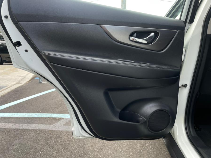 2016 Nissan Rogue S. CLEAN CARFAX!, available for sale in Elmont, New York | Sunrise of Elmont. Elmont, New York 2016 Nissan Rogue S. CLEAN CARFAX!, available for sale in Elmont, New York | Sunrise of Elmont. Elmont, New York