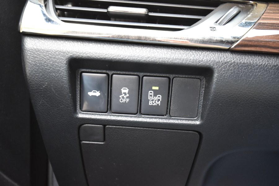 Used Toyota Avalon 4dr Sdn XLE Premium 2015 | Highline Car Connection. Waterbury, Connecticut Used Toyota Avalon 4dr Sdn XLE Premium 2015 | Highline Car Connection. Waterbury, Connecticut