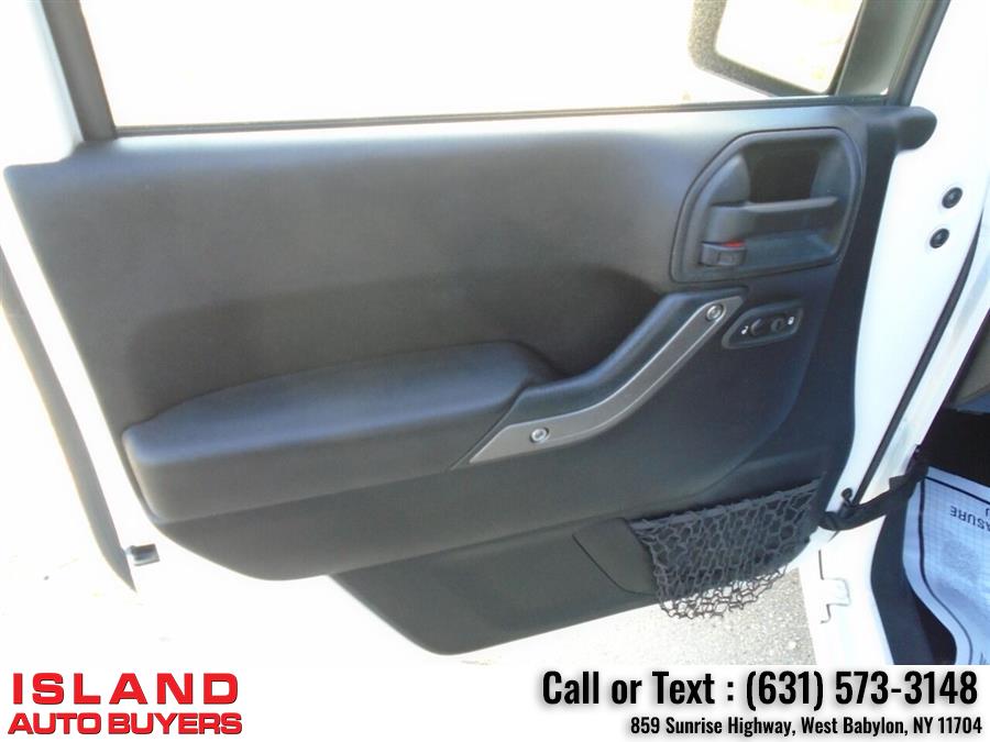 Used Jeep Wrangler Unlimited Sport 4x4 4dr SUV 2014 | Island Auto Buyers. West Babylon, New York Used Jeep Wrangler Unlimited Sport 4x4 4dr SUV 2014 | Island Auto Buyers. West Babylon, New York