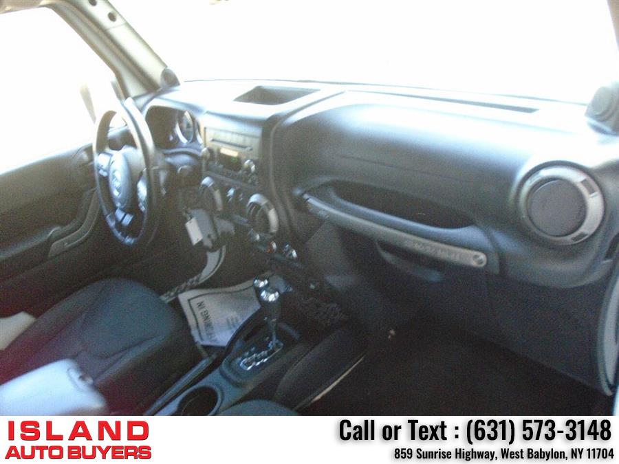 Used Jeep Wrangler Unlimited Sport 4x4 4dr SUV 2014 | Island Auto Buyers. West Babylon, New York Used Jeep Wrangler Unlimited Sport 4x4 4dr SUV 2014 | Island Auto Buyers. West Babylon, New York