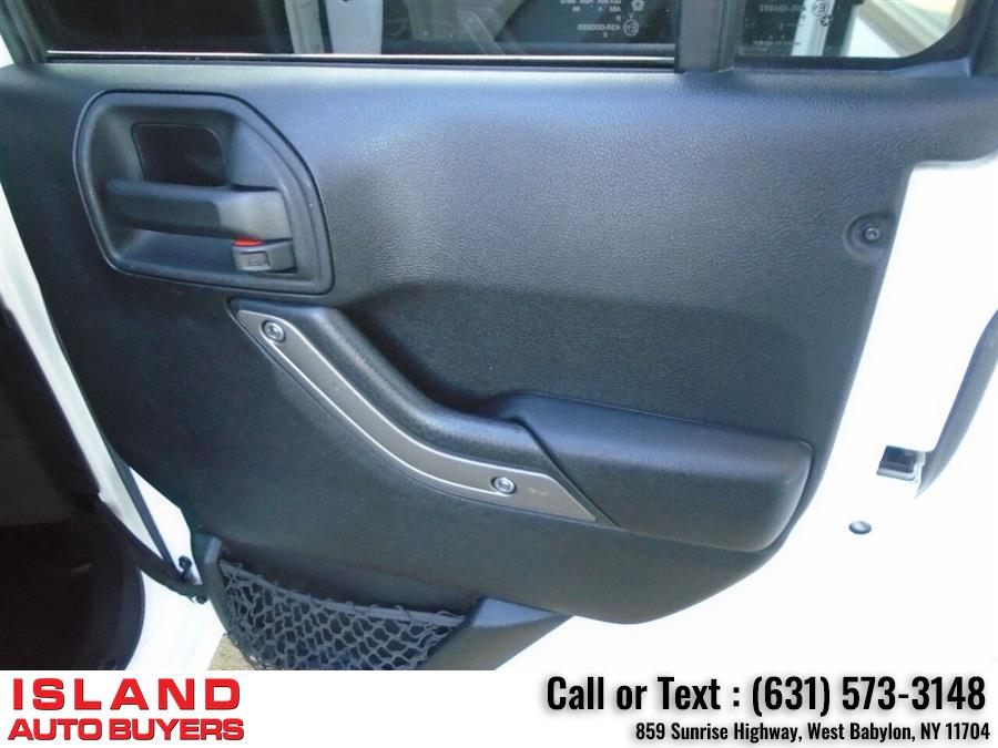 Used Jeep Wrangler Unlimited Sport 4x4 4dr SUV 2014 | Island Auto Buyers. West Babylon, New York Used Jeep Wrangler Unlimited Sport 4x4 4dr SUV 2014 | Island Auto Buyers. West Babylon, New York