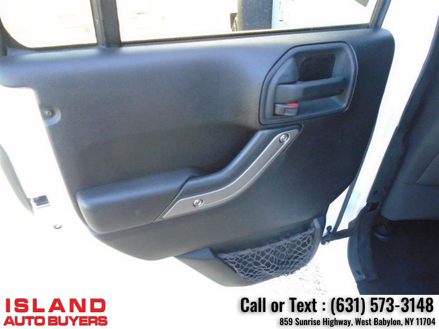 Used Jeep Wrangler Unlimited Sport 4x4 4dr SUV 2014 | Island Auto Buyers. West Babylon, New York Used Jeep Wrangler Unlimited Sport 4x4 4dr SUV 2014 | Island Auto Buyers. West Babylon, New York
