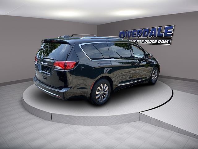 Used Chrysler Pacifica Touring L Plus 2019 | Eastchester Motor Cars. Bronx, New York Used Chrysler Pacifica Touring L Plus 2019 | Eastchester Motor Cars. Bronx, New York