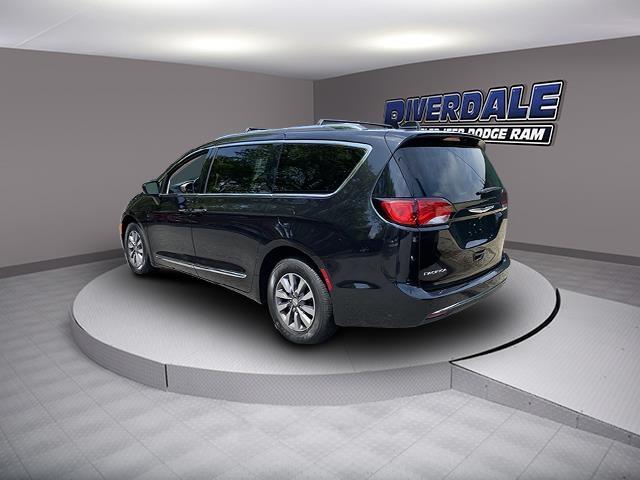 Used Chrysler Pacifica Touring L Plus 2019 | Eastchester Motor Cars. Bronx, New York Used Chrysler Pacifica Touring L Plus 2019 | Eastchester Motor Cars. Bronx, New York