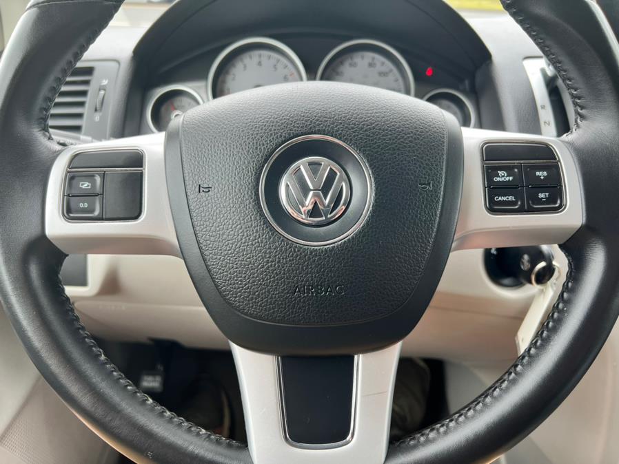 2012 Volkswagen Routan 4dr Wgn S, available for sale in Plantsville, Connecticut | L&S Automotive LLC. Plantsville, Connecticut 2012 Volkswagen Routan 4dr Wgn S, available for sale in Plantsville, Connecticut | L&S Automotive LLC. Plantsville, Connecticut